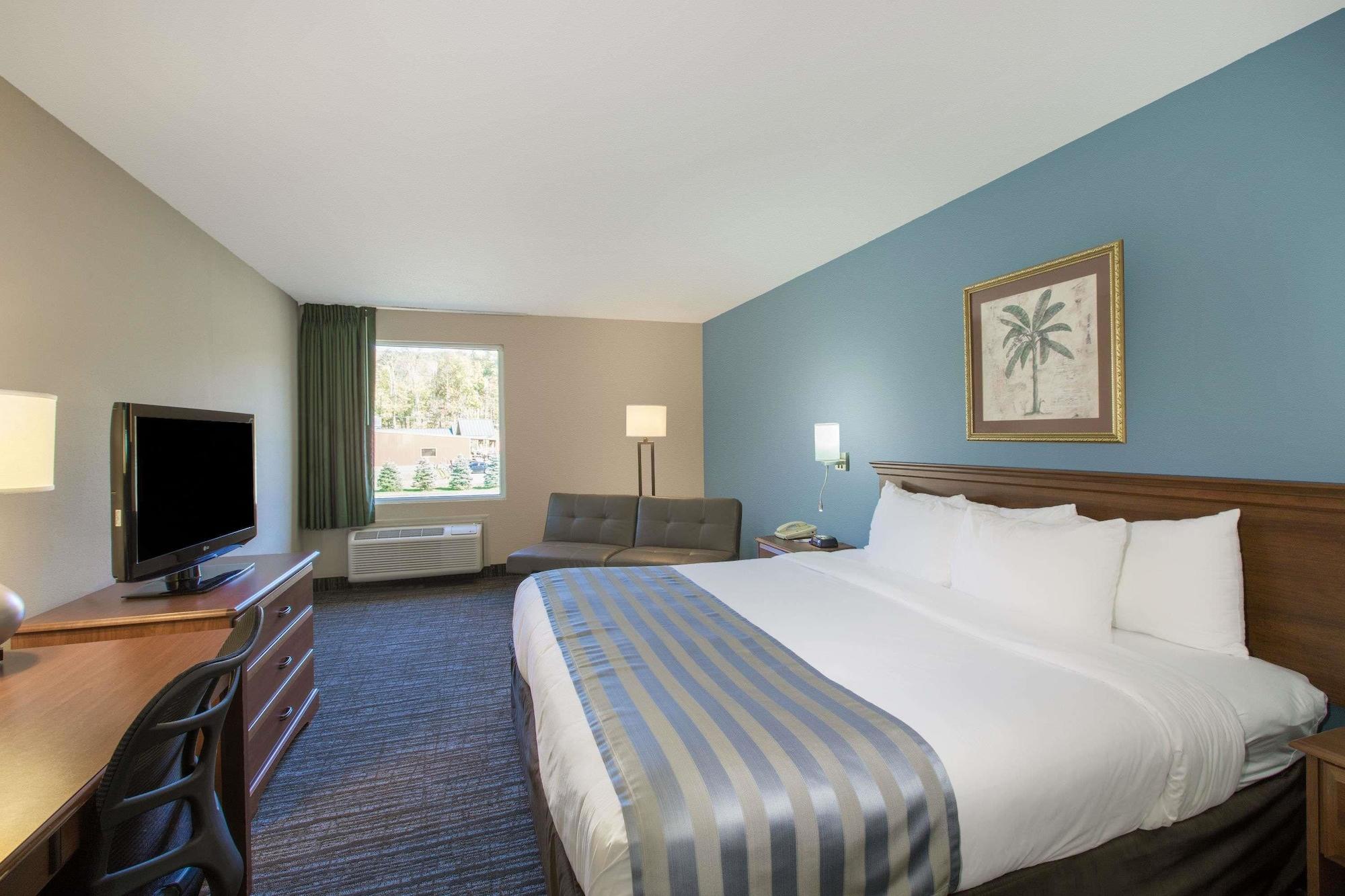 Baymont By Wyndham Poconos Bartonsville
