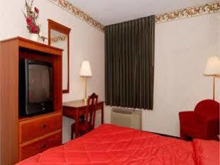 Baymont By Wyndham Poconos Hotel 2*
