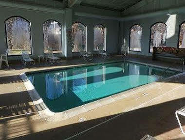 Hotel Baymont By Wyndham Poconos 2*